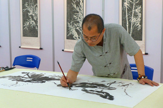 2014中越邊交會(huì)圓滿舉行，河口“紅河旅游特色主題館”成焦點(diǎn)
